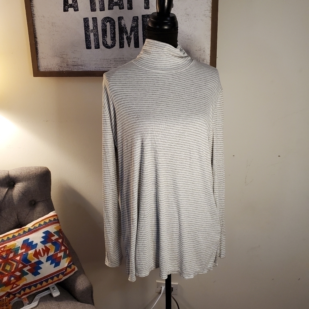 Jones New York Gray stripes turtle neck Size 2XL New with tag